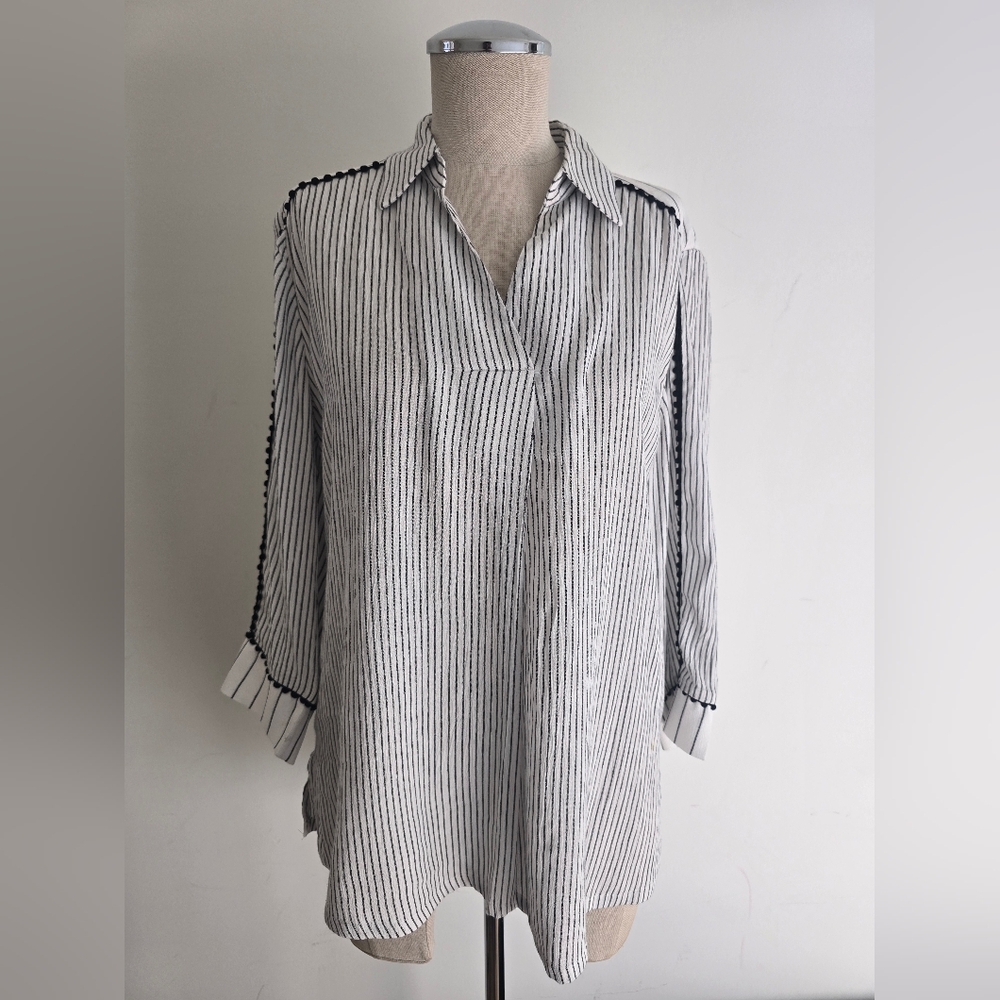 Striped Black and White Collared Blouse